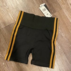 Adidas x IVY PARK - High waisted shorts 🩳